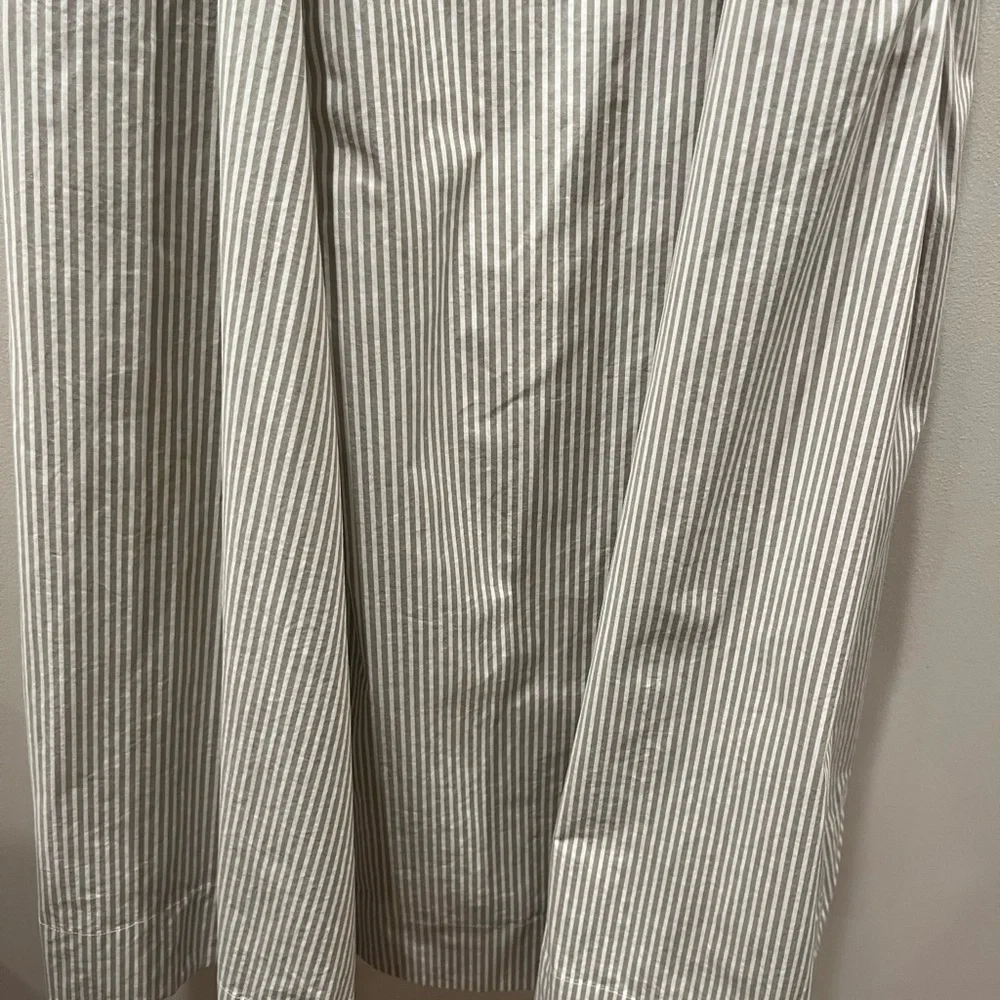 Aritzia Technique Poplin Dress in Cream and Olive stripes, Size 0 - Picture 3 of 6